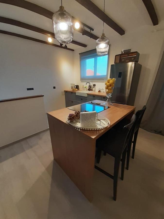 Apartments Dile Sukošan Exterior foto